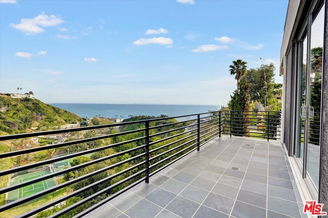 Malibu, California, United States 3 - 16983721