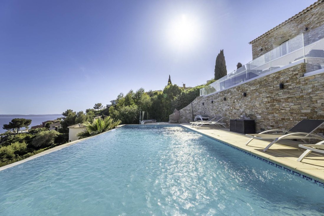 Estate in Les Issambres, Roquebrune-sur-Argens, France 4 - 17764731