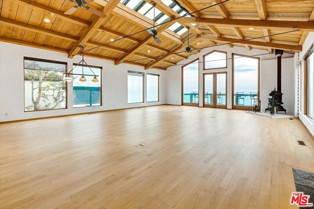 Malibu, California, United States 2 - 16658548