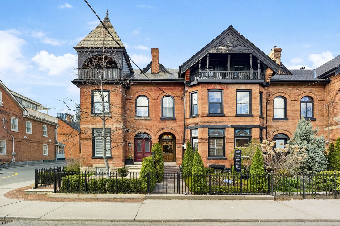 Townhouse in Toronto, Ontario, Canada 1 - 17763749