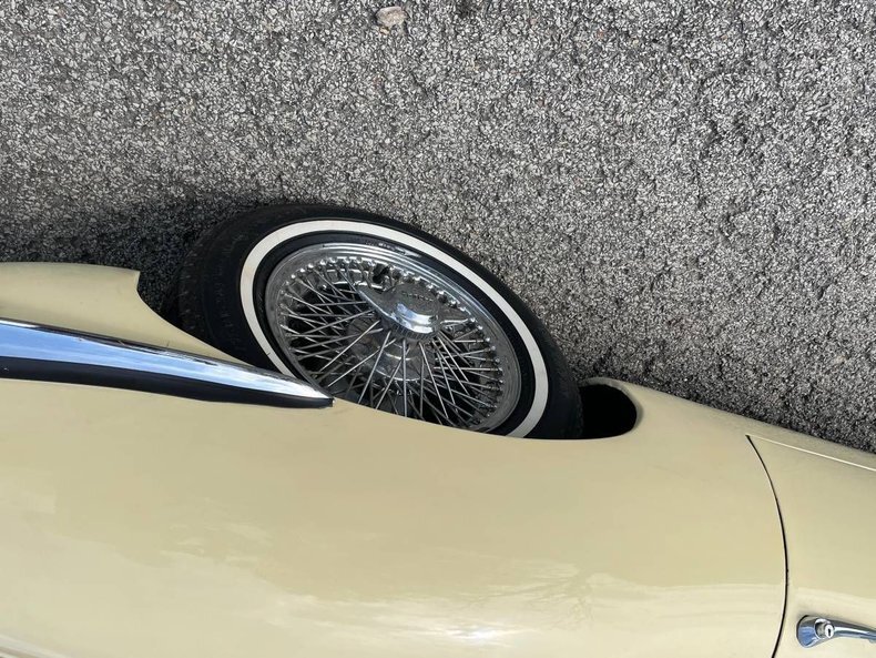 Cabriolet in Glendale, United States 5 - 16293728