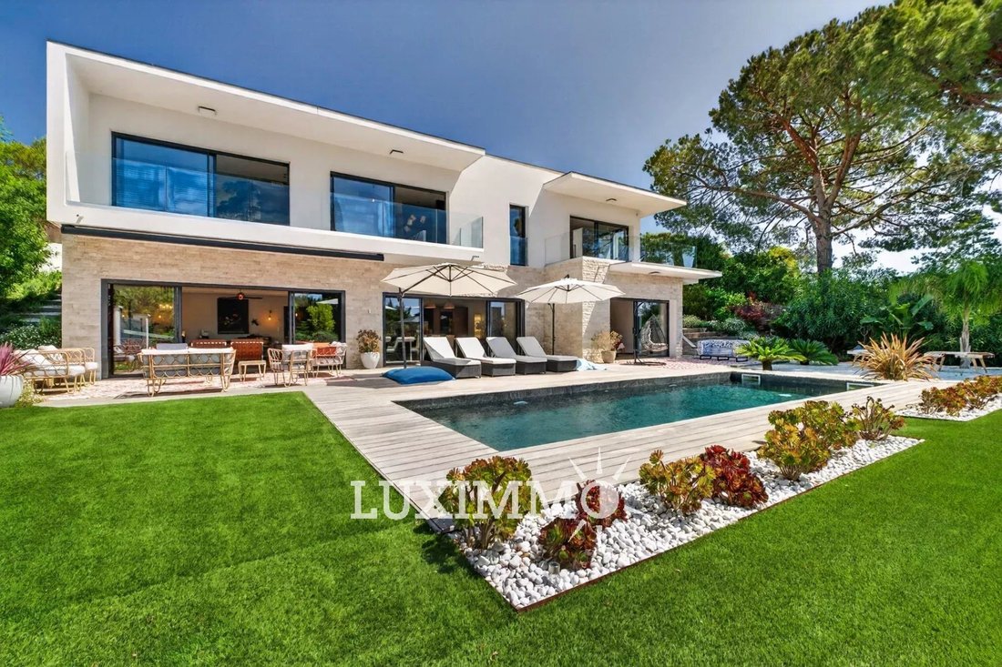 Villa in Mougins, Provence-Alpes-Côte d'Azur, France 1 - 17764076