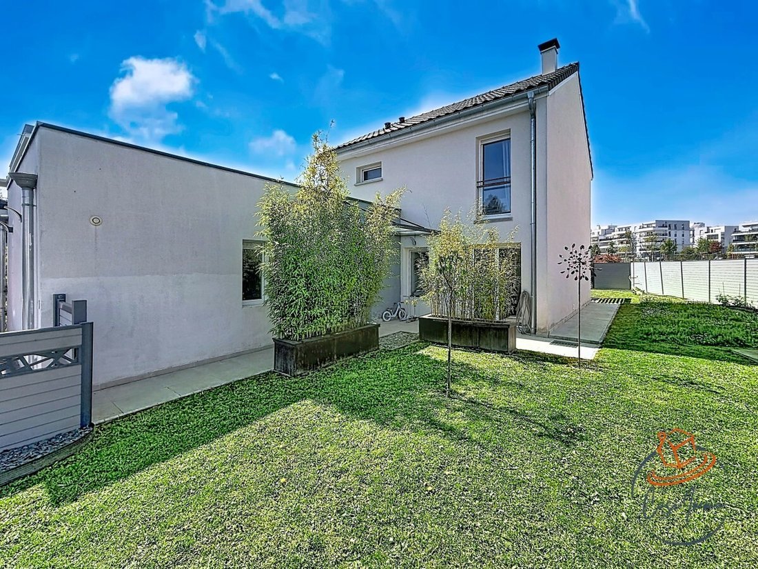 House in Ouest, Saint-Genis-Pouilly, France 2 - 16625490