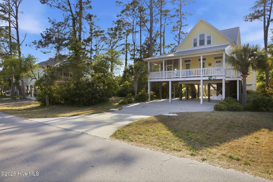 House in Oak Island, North Carolina, United States 1 - 17765821
