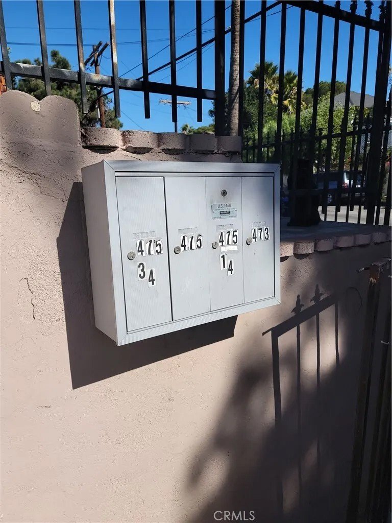 Los Angeles, California, United States 3 - 16716676