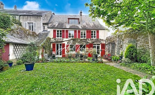 House in Saint Gilles, Étampes, France 1