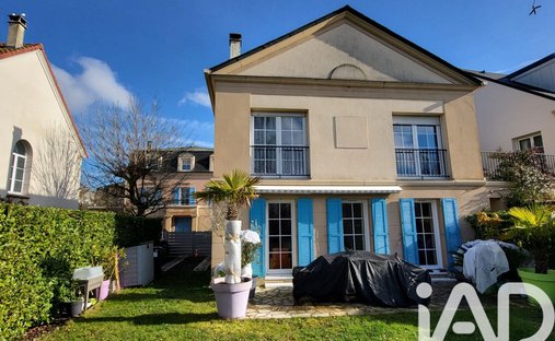 House in Port Ham-Village, Cergy, France 1