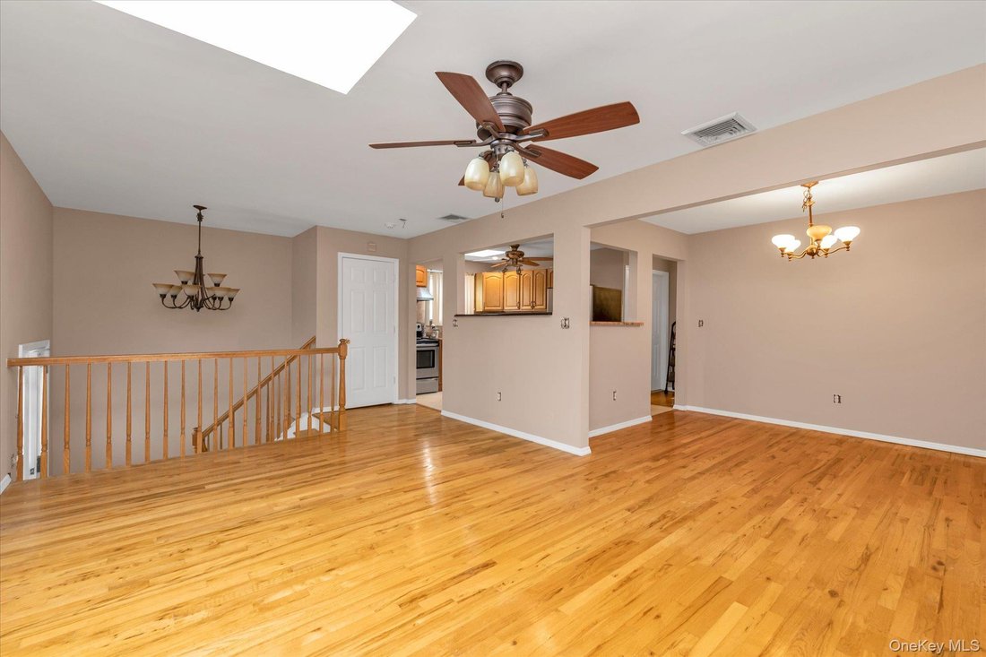 House in Roosevelt, New York, United States 5 - 17764567