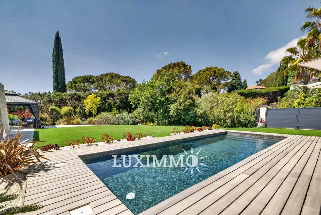 Villa in Mougins, Provence-Alpes-Côte d'Azur, France 2 - 17764076