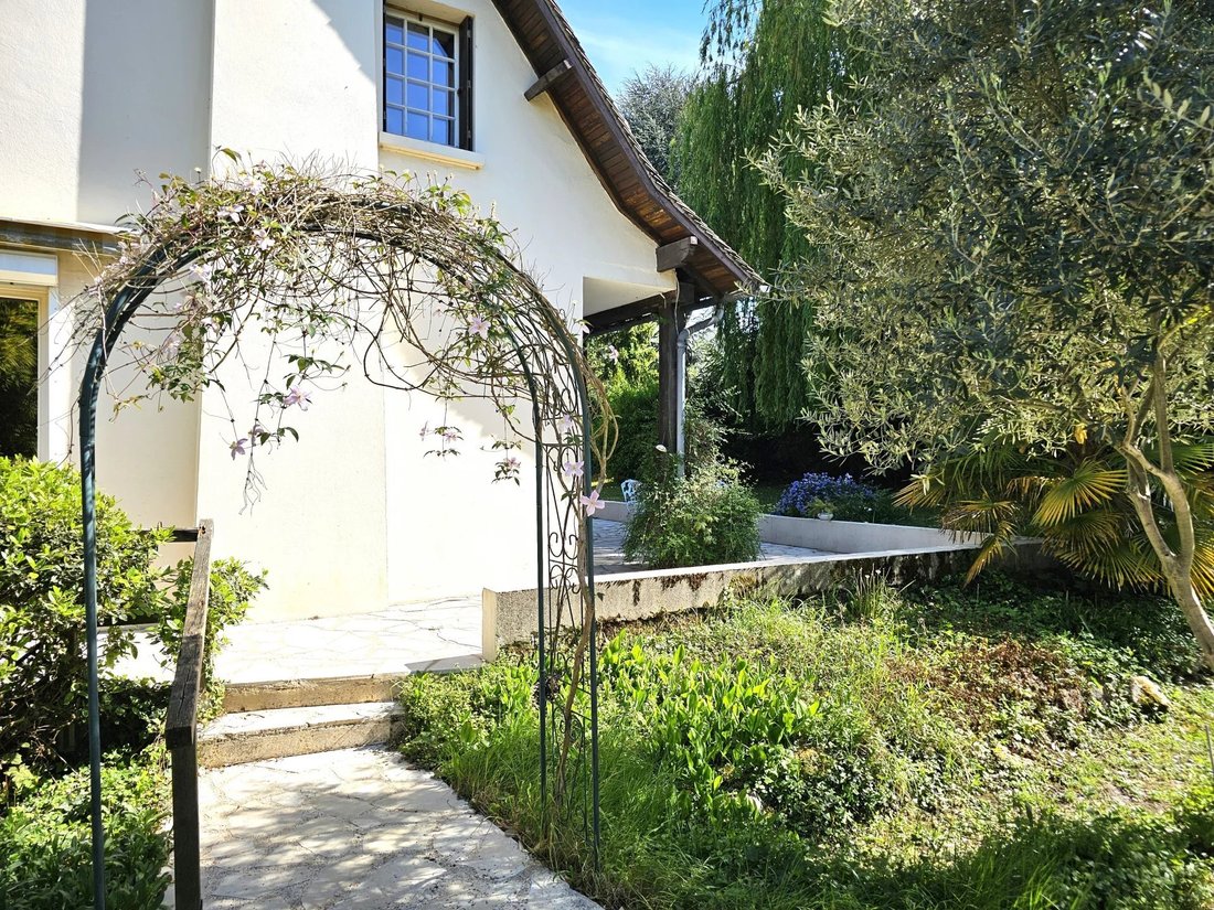 House in Sud, Chambourcy, France 5 - 16409729