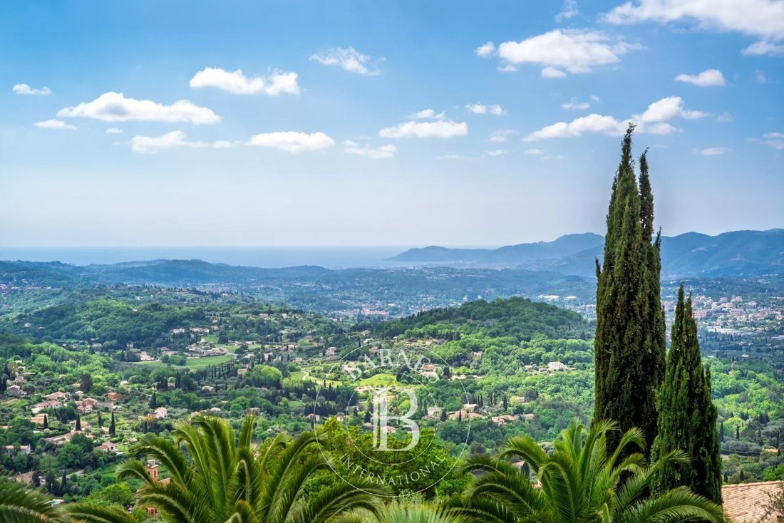 Villa in Grasse, Provence-Alpes-Côte d'Azur, France 1 - 17766090