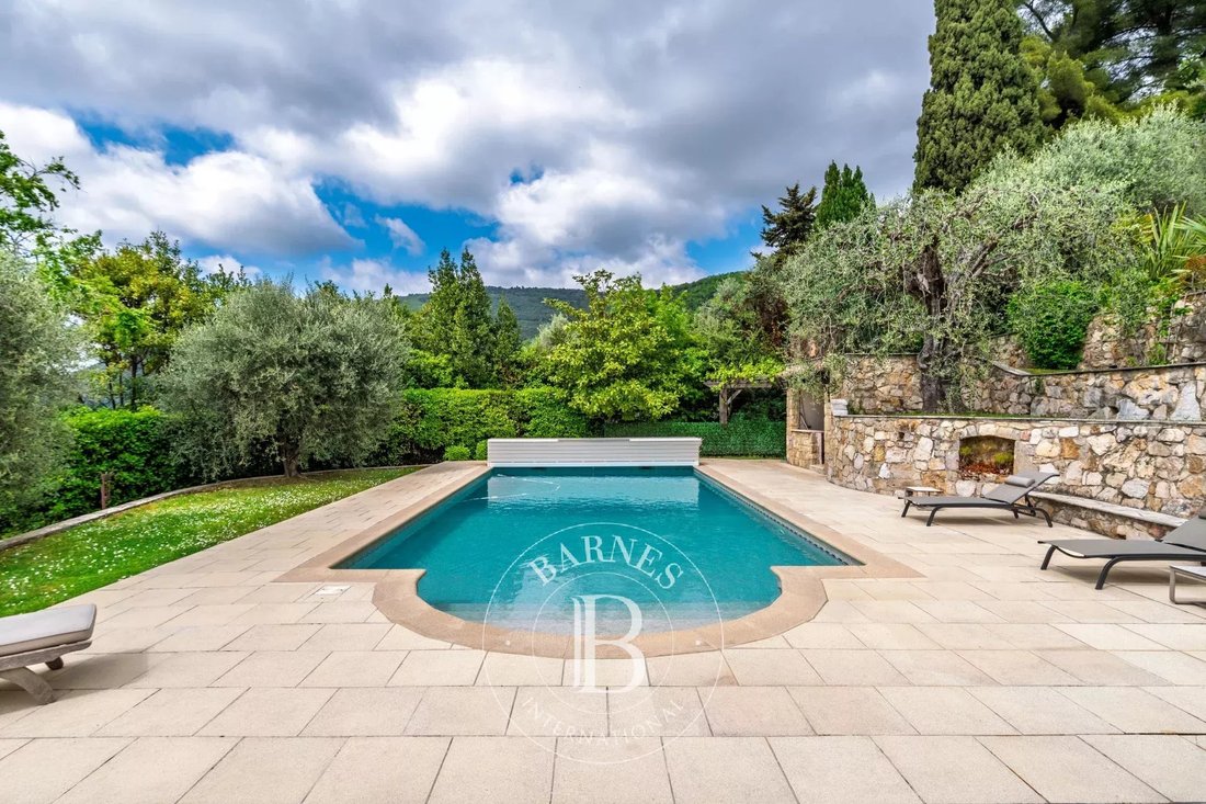 Villa in Grasse, Provence-Alpes-Côte d'Azur, France 5 - 17766090