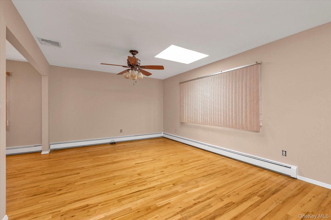 House in Roosevelt, New York, United States 4 - 17764567