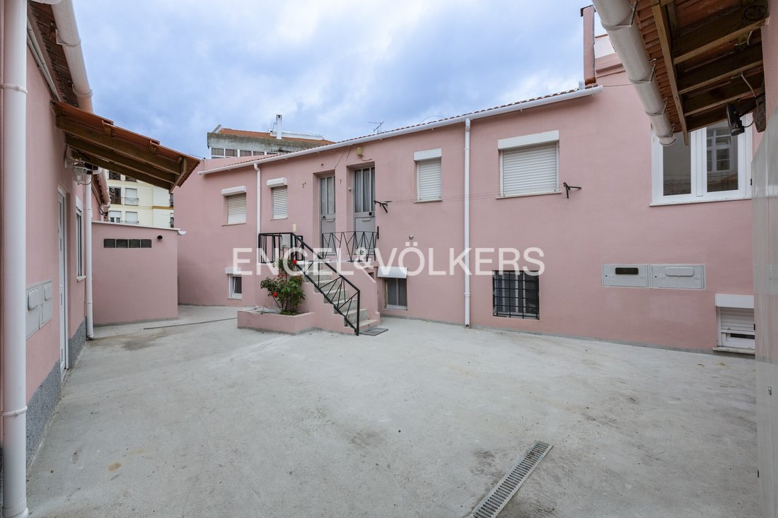 Apartment in Sacavem, Lisbon, Portugal 2 - 17763135
