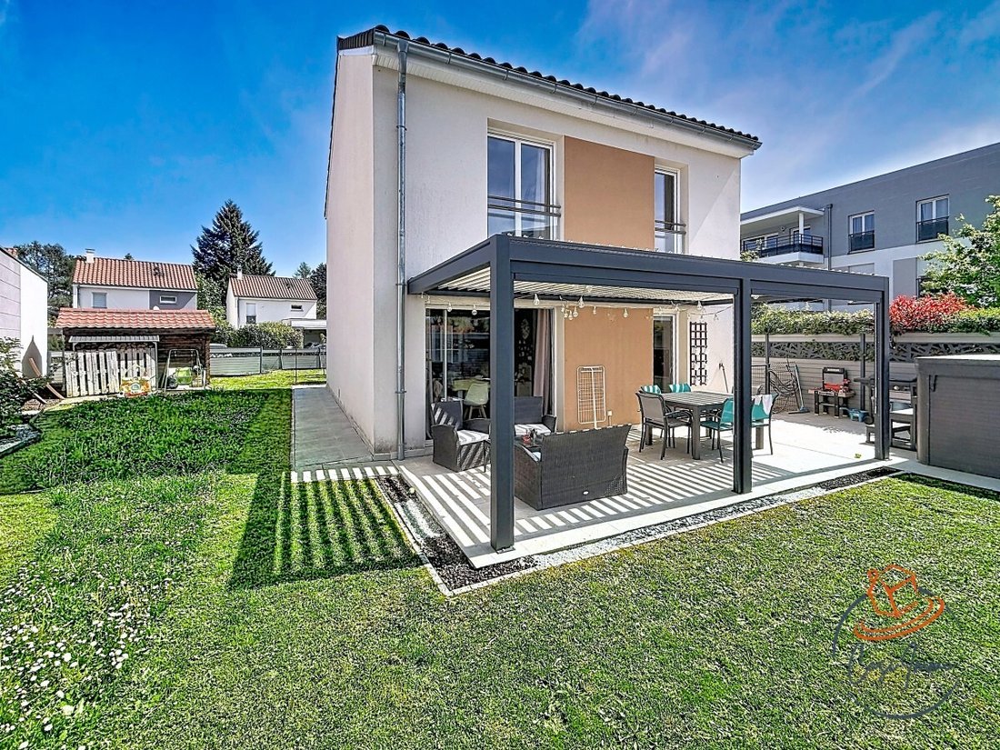 House in Ouest, Saint-Genis-Pouilly, France 1 - 16625490