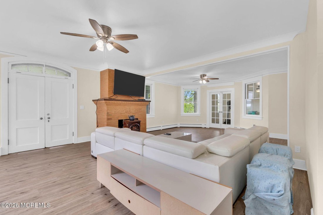 House in Tinton Falls, New Jersey, United States 2 - 17767236