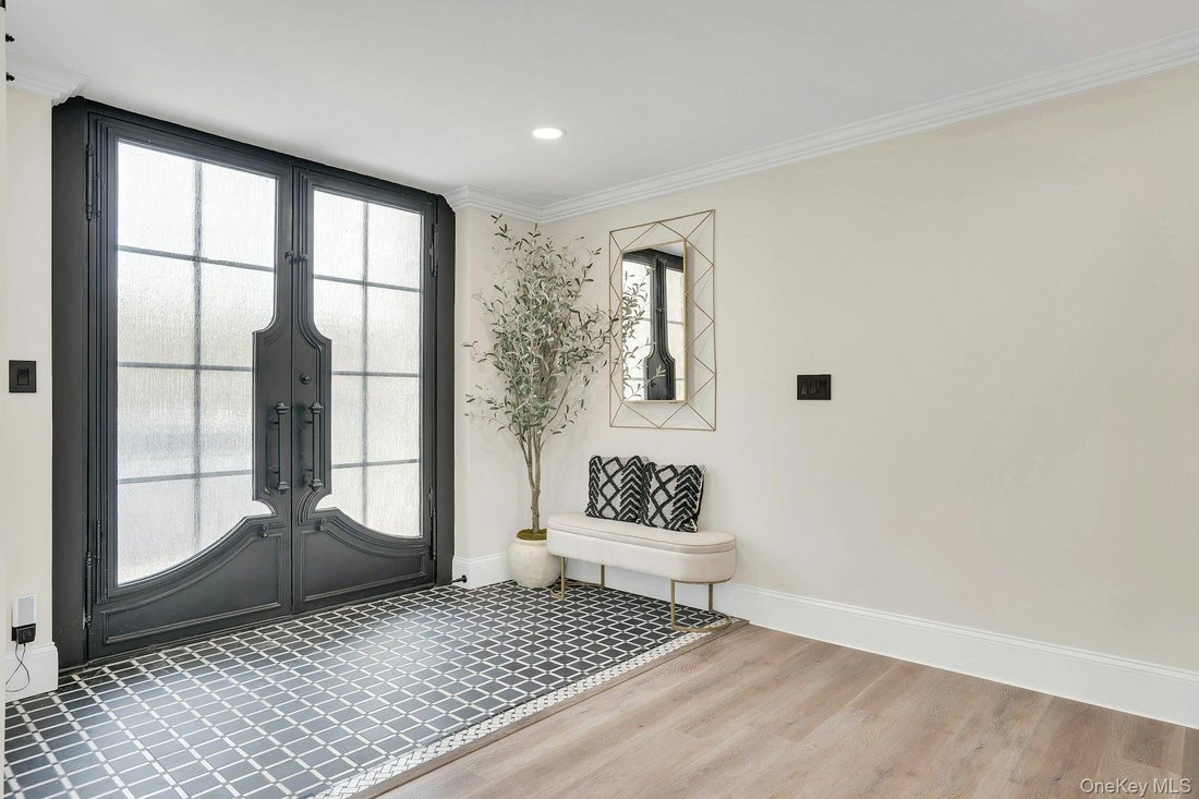 House in Melville, New York, United States 5 - 17767319