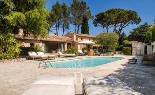Villa in Le Plan-de-la-Tour, Provence-Alpes-Côte d'Azur, France 1