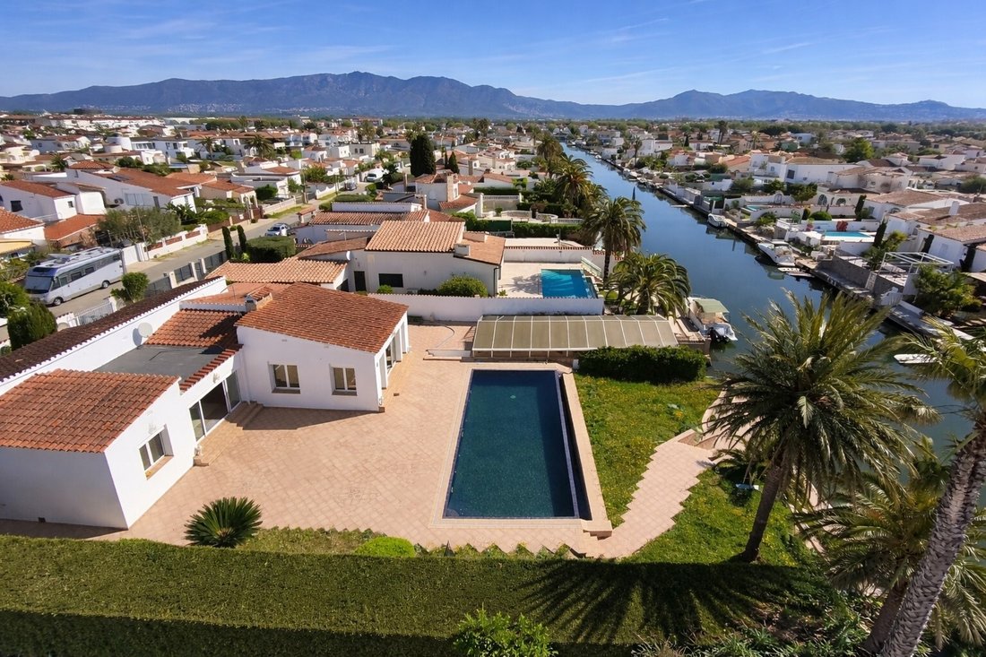 House in Empuriabrava, Catalonia, Spain 1 - 17763079