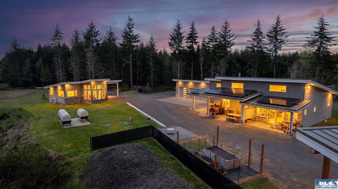 House in Port Angeles, Washington, United States 1 - 17762514
