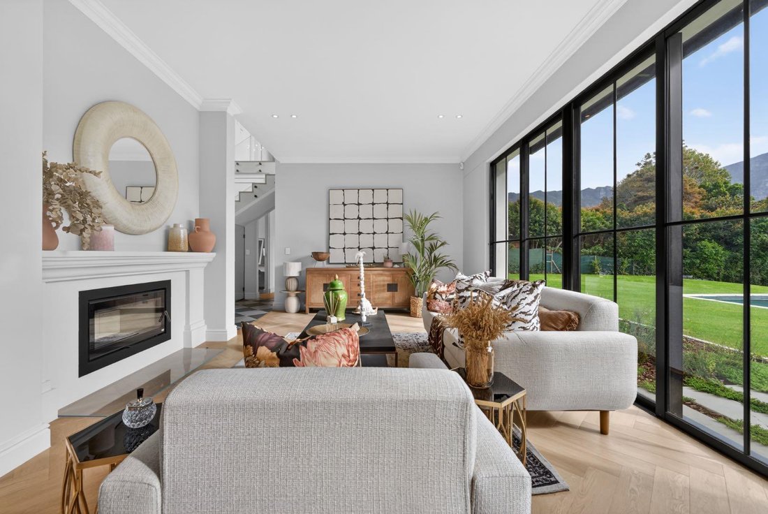 House in Constantia Heights, Cape Town, Western Cape 5 - 17764221