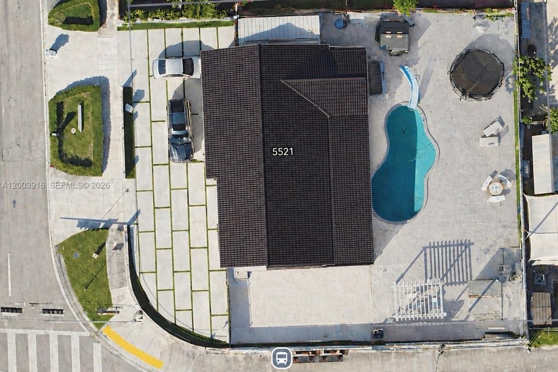 House in Miami, Florida, United States 1 - 17719014