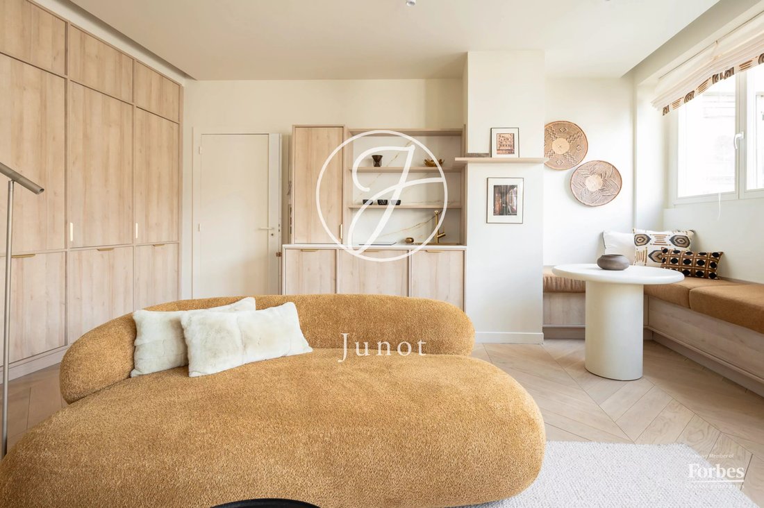 Apartment in Triangle d'Or, Paris 8e Arrondissement, Paris 4 - 15583523