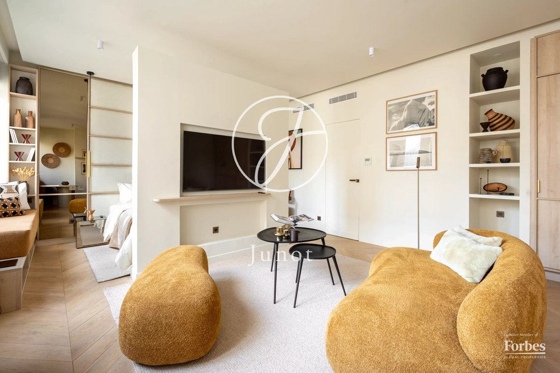 Apartment in Triangle d'Or, Paris 8e Arrondissement, Paris 3 - 15583523