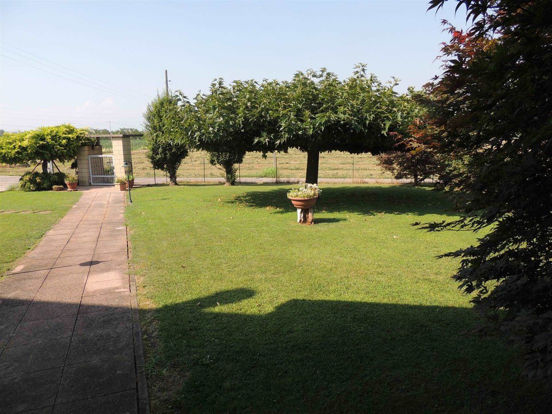 Villa in Villafranca di Verona, Veneto, Italy 4 - 17766025