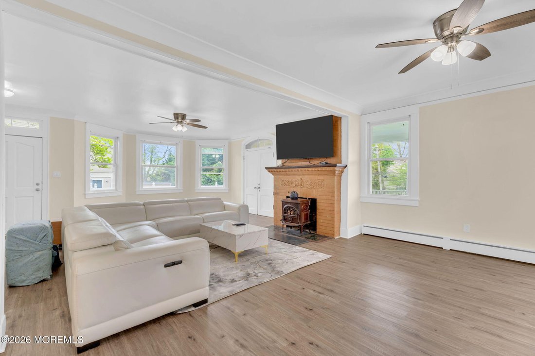 House in Tinton Falls, New Jersey, United States 1 - 17767236
