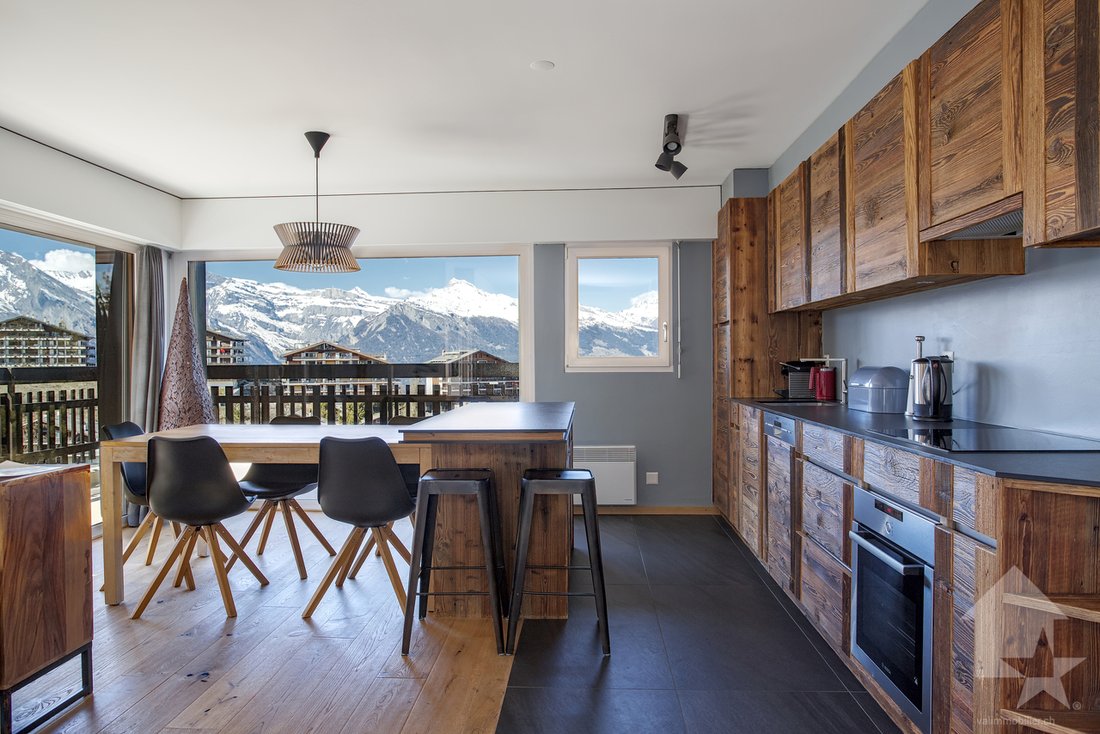 Splendid 3 Bedroom Corner Flat, 101 Sqm, Close The Ski Slope