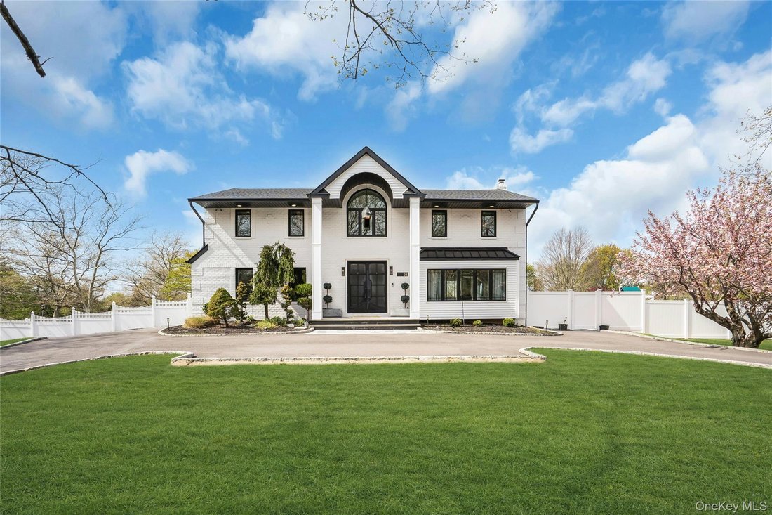 House in Melville, New York, United States 2 - 17767319