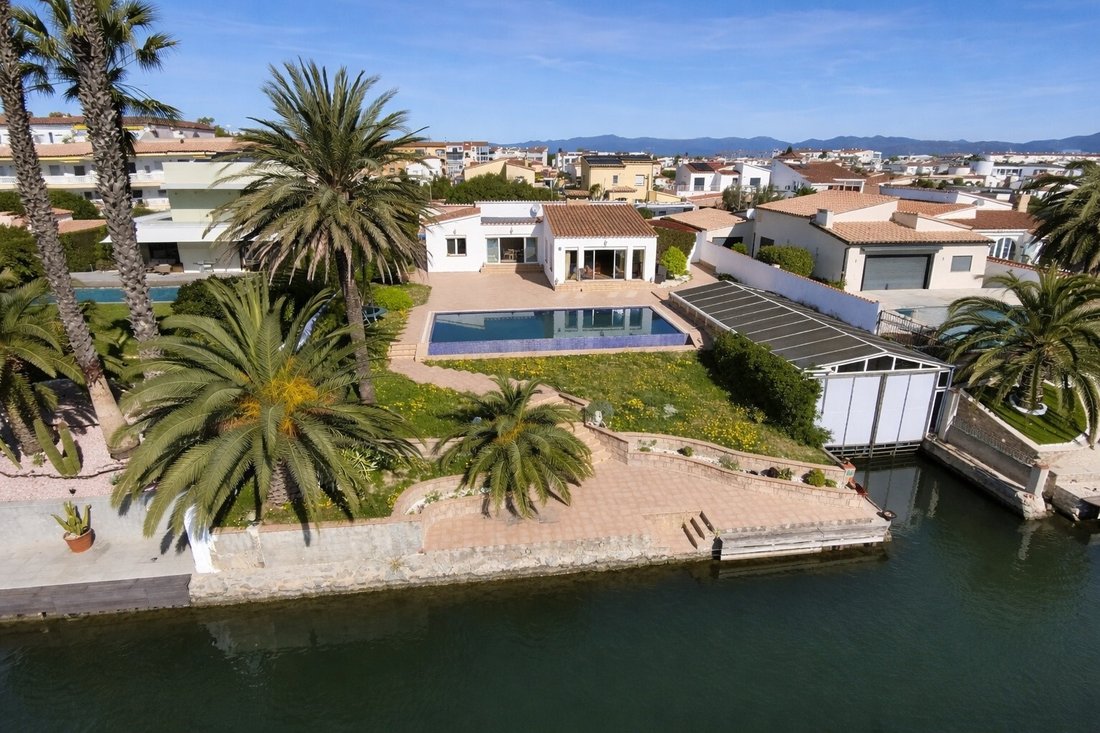 House in Empuriabrava, Catalonia, Spain 2 - 17763079