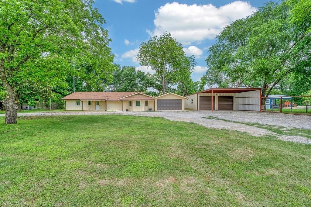 House in Aquilla, Texas, United States 2 - 17670453