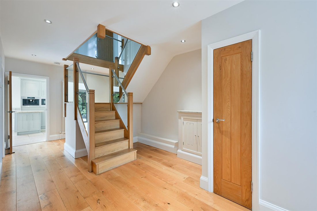 House in North Looe, Epsom and Ewell, England 2 - 17668216