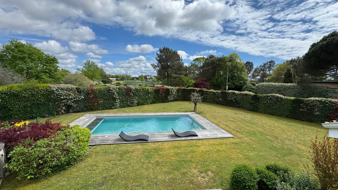 House in Le Monteil-Paul Montagne, Pessac, France 2 - 17768443