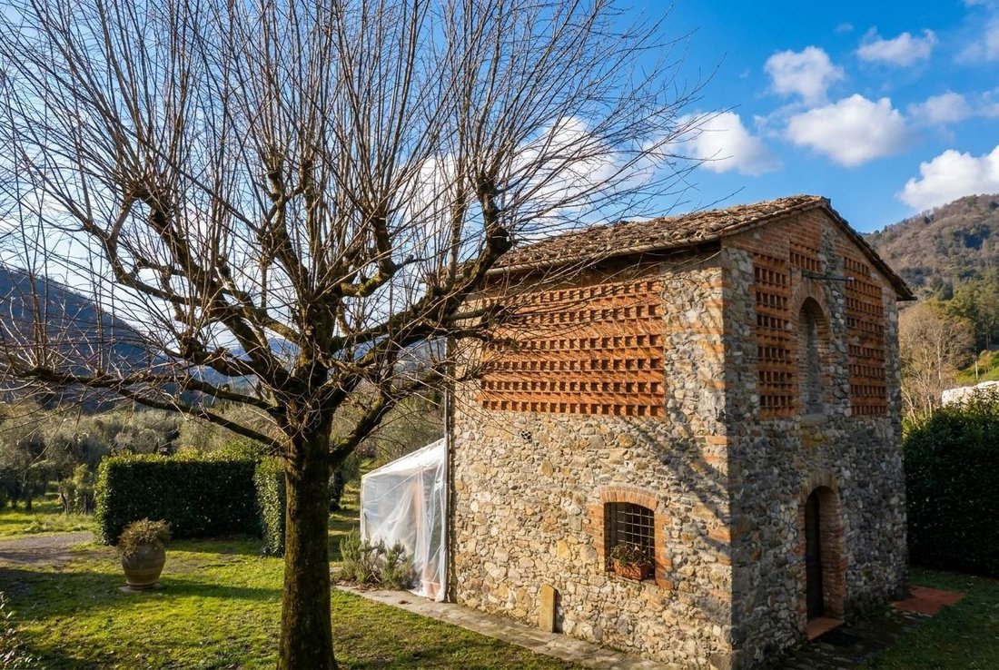 Villa in San Martino in Freddana, Tuscany, Italy 3 - 17270467