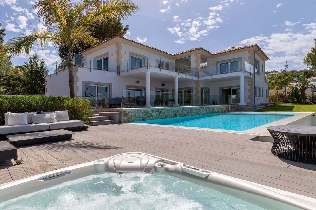 Villa in Rotes Velles, Calvia, Balearic Islands 1 - 17764107