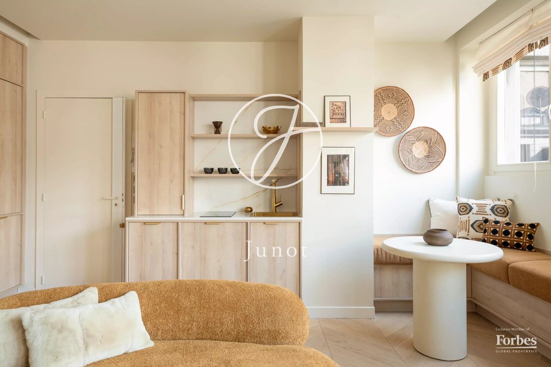 Apartment in Triangle d'Or, Paris 8e Arrondissement, Paris 2 - 15583523
