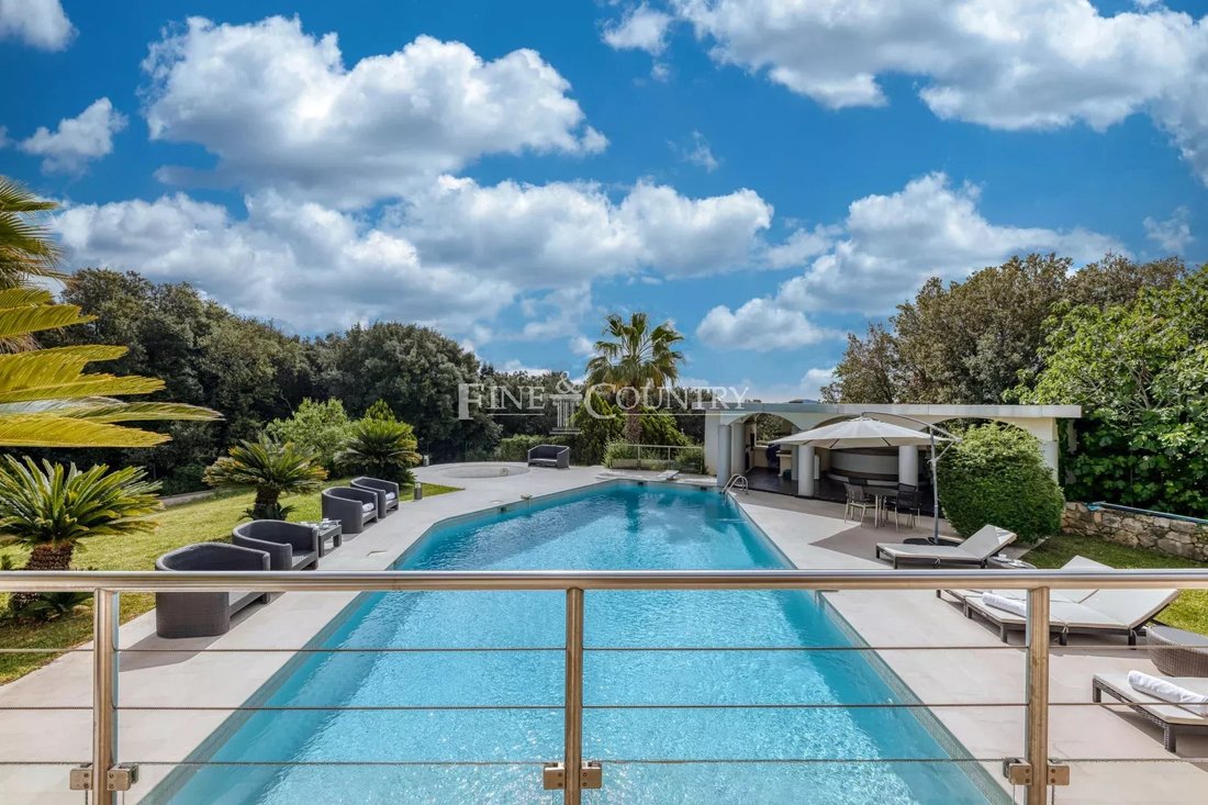 Villa in Valbonne, Provence-Alpes-Côte d'Azur, France 1 - 17769296
