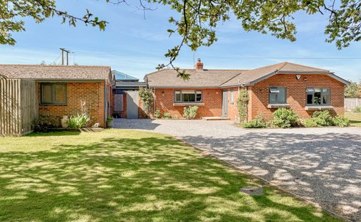 Bungalow in Ringwood, England 1