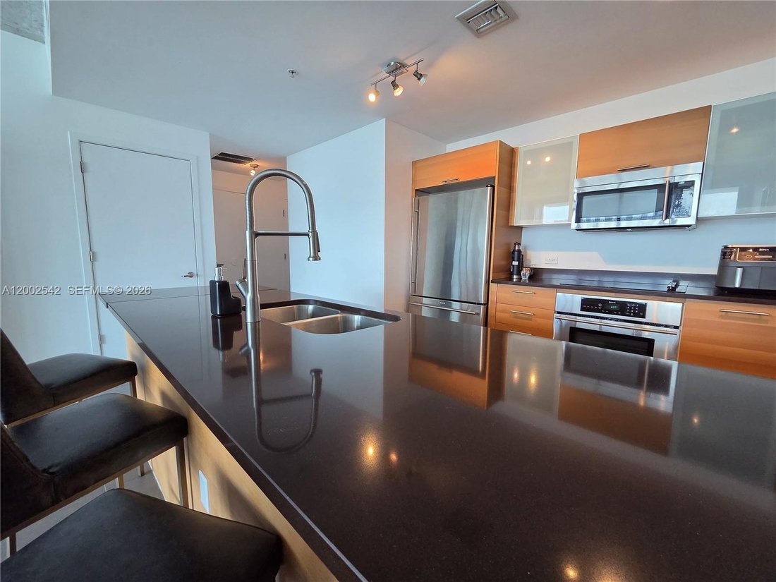 Condo in Miami, Florida, United States 5 - 17765636