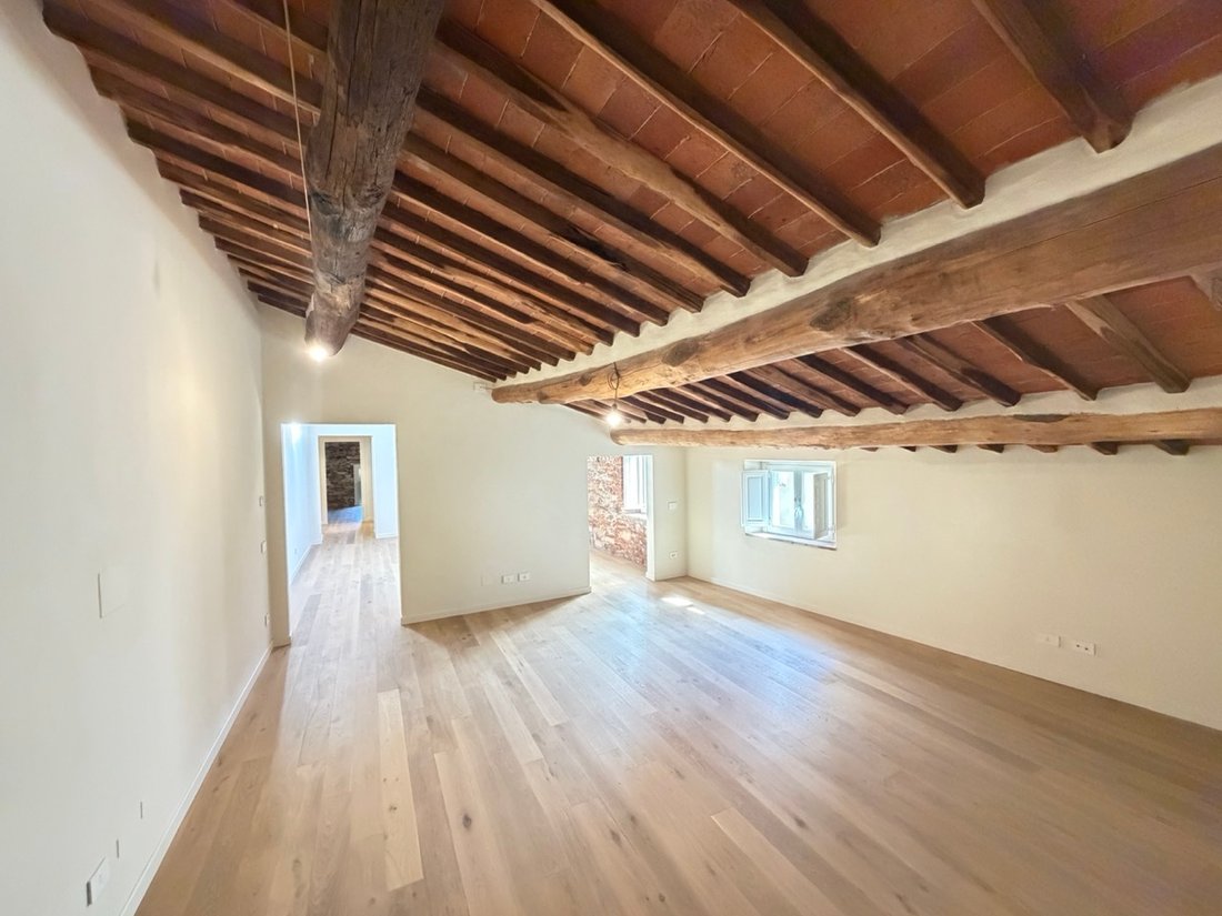 Apartment in Historic Center, Lucca, Tuscany 1 - 17769028