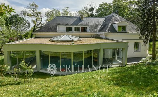 House in Louveciennes, Ile-de-France, France 1