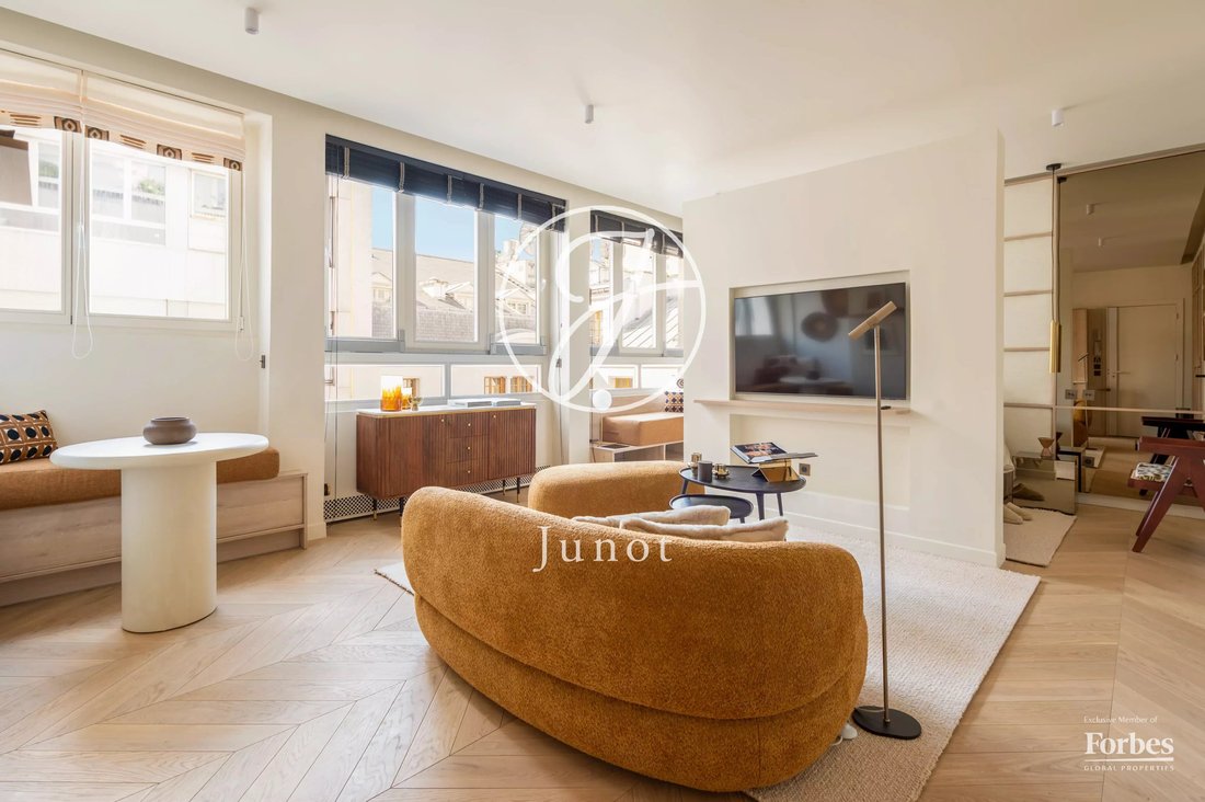Apartment in Triangle d'Or, Paris 8e Arrondissement, Paris 1 - 15583523