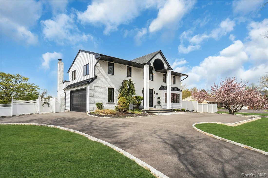 House in Melville, New York, United States 4 - 17767319