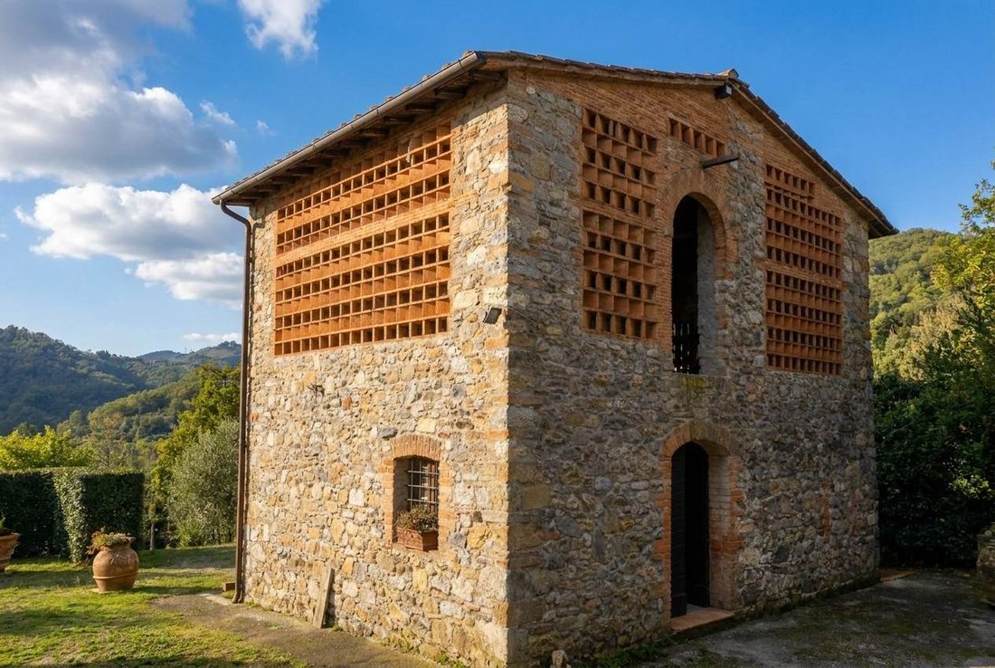 Villa in San Martino in Freddana, Tuscany, Italy 4 - 17270467