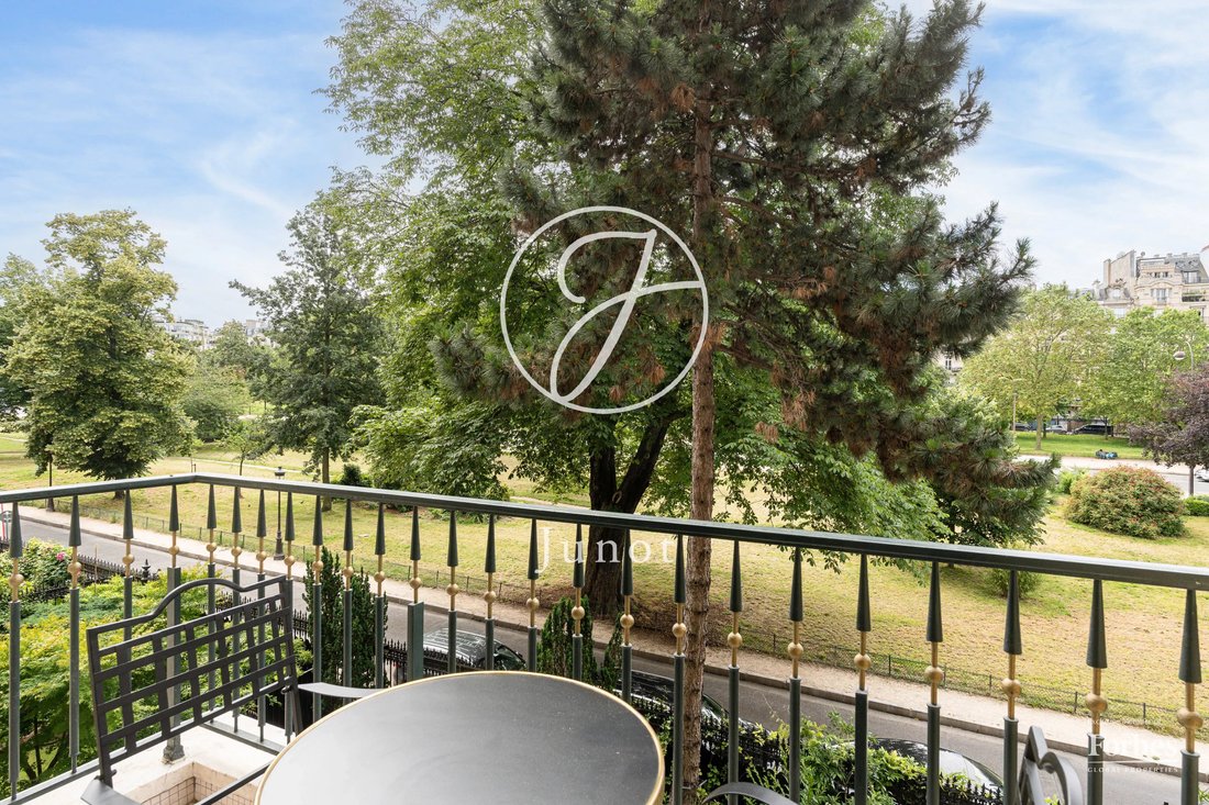 Apartment in Chaillot, Paris 16e Arrondissement, Paris 5 - 17602325