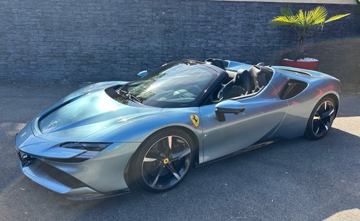2023 Ferrari SF90 Spider 4x4 in Beure, France 1