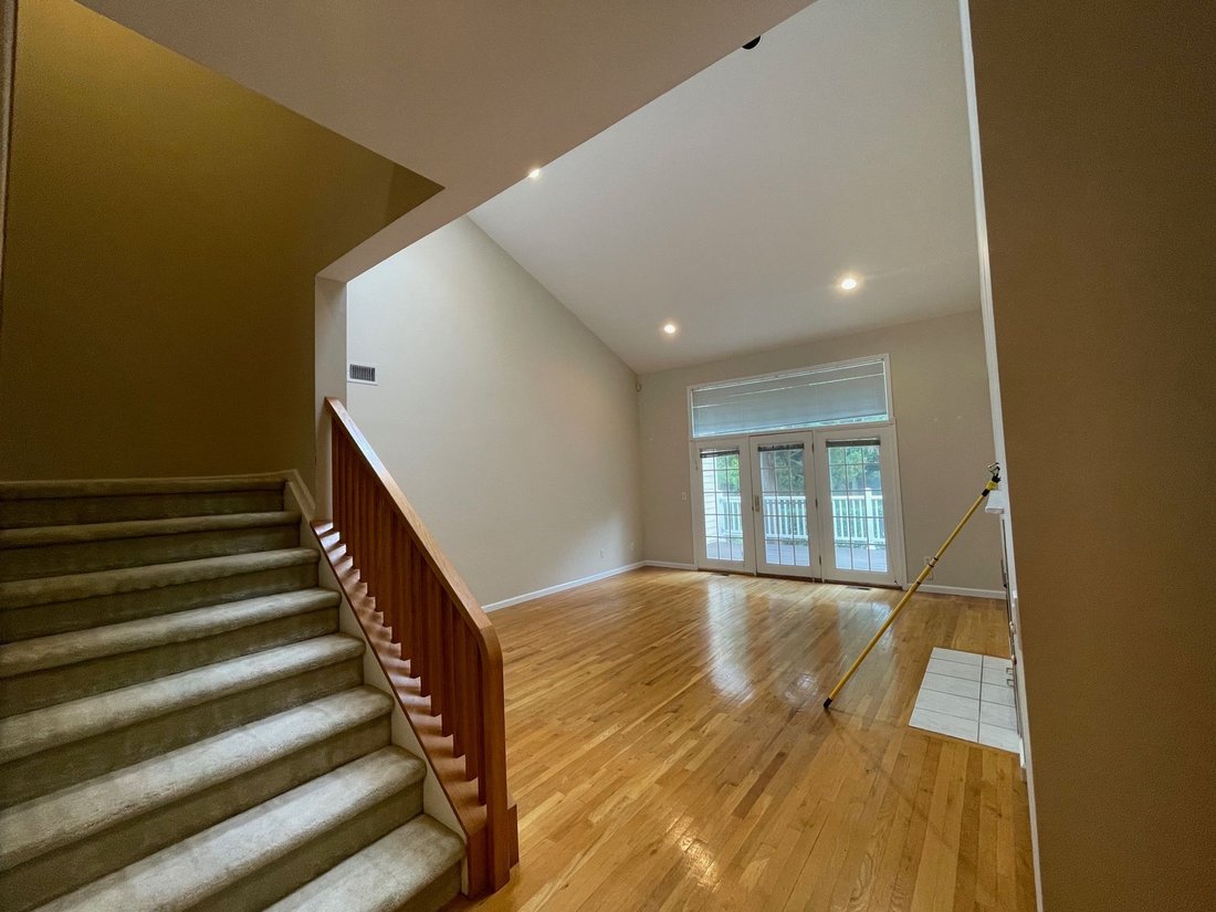 Roslyn, New York, United States 4 - 17770201
